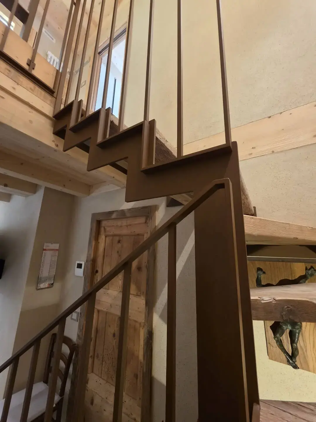 Scala artigianale in legno e acciaio